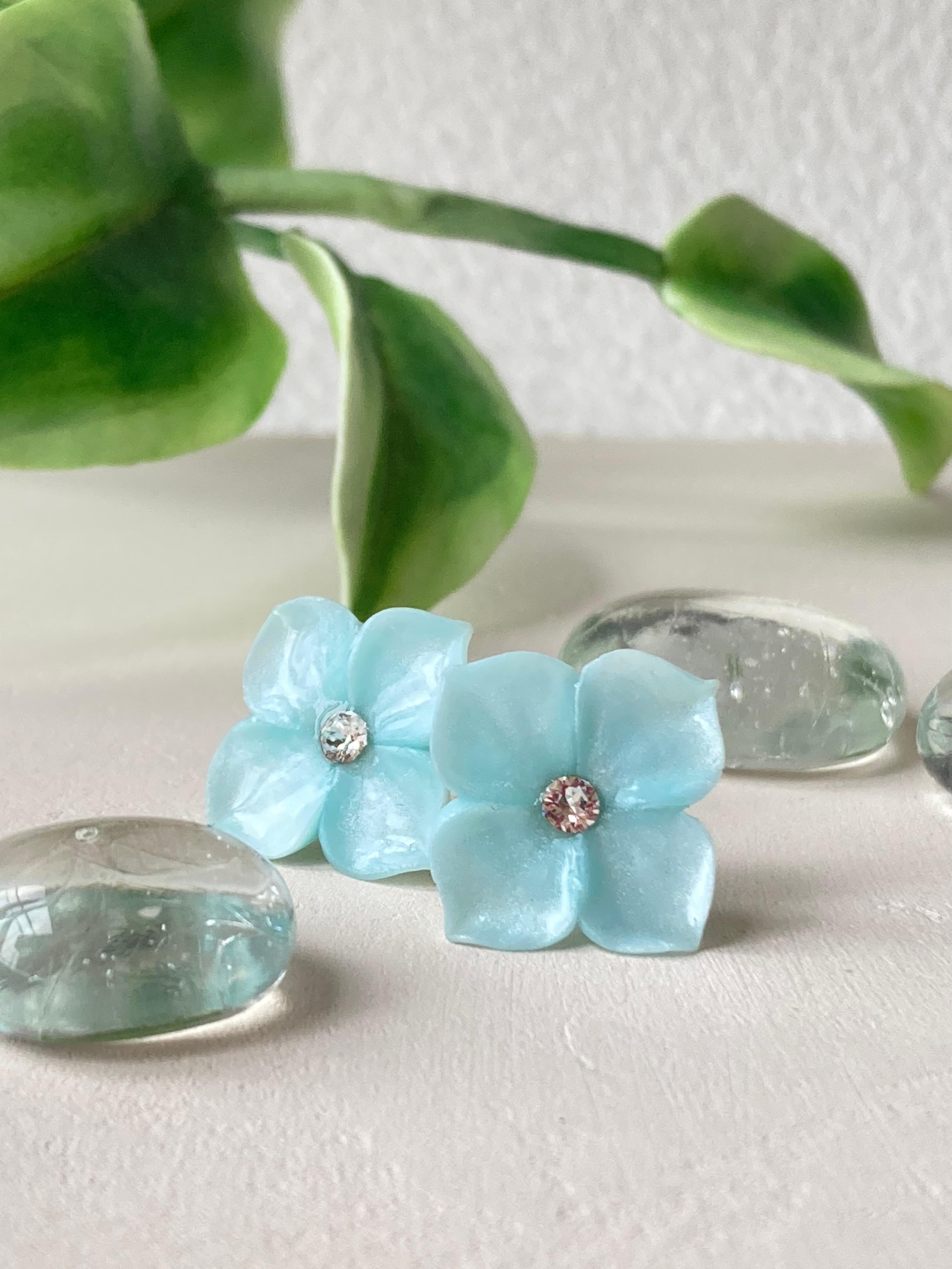 紫陽花　パールブルーが艶めくピアス
