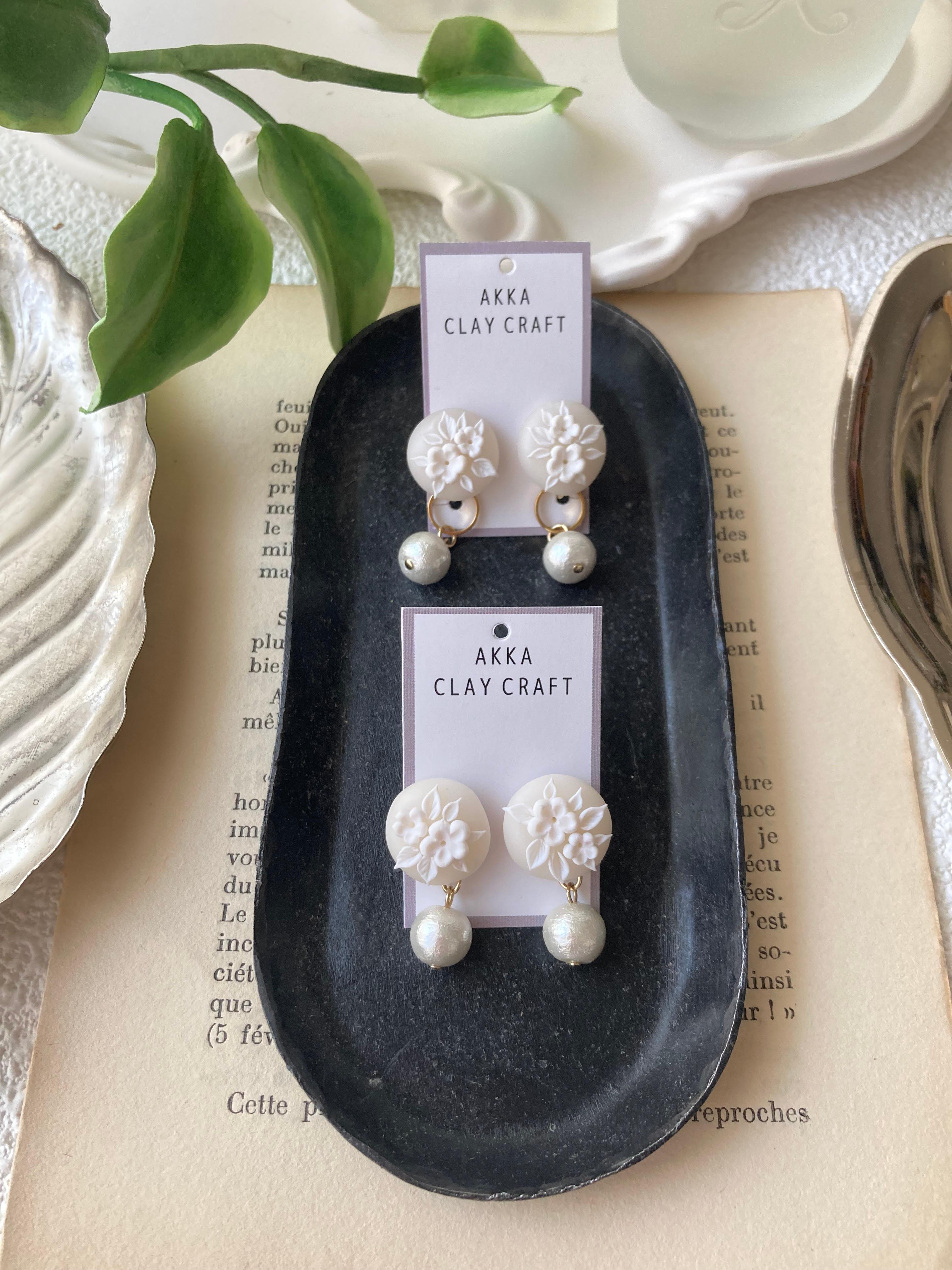 【受注生産】2wayピアス　シュガーホワイト　小粒レリーフ